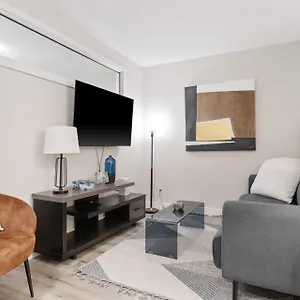 Private In Nepean For Family - 14 Minutes From Downtown Holiday home